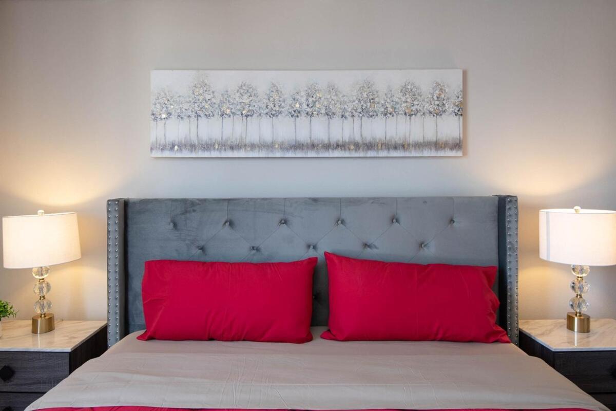 Apartment Hollywood Luxe 2br With Rooftop Pool And Breathtaking Views Los Angeles